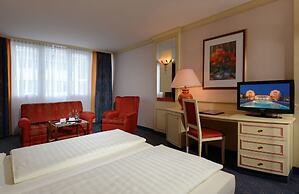 The Monarch Hotel