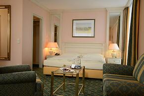 The Monarch Hotel