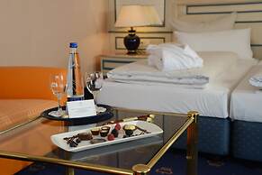 The Monarch Hotel