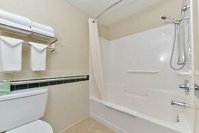 Comfort Inn & Suites Jackson - West Bend