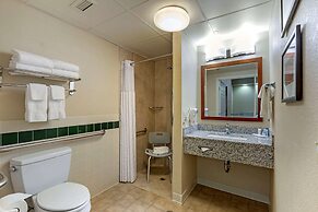 Comfort Inn & Suites Jackson - West Bend