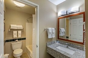 Comfort Inn & Suites Jackson - West Bend