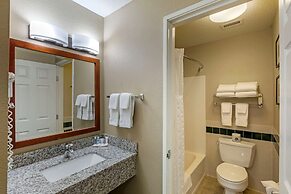Comfort Inn & Suites Jackson - West Bend