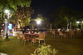 The Lalit Laxmi Vilas Palace