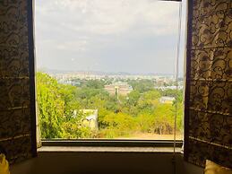 The Lalit Laxmi Vilas Palace