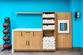 Crowne Plaza Toronto Airport by IHG