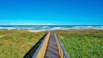 Comfort Suites Beachside