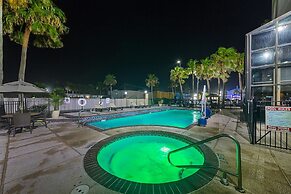 Comfort Suites Beachside