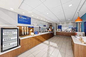 Holiday Inn Express Grove City by IHG