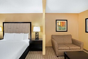 La Quinta Inn & Suites by Wyndham Hot Springs