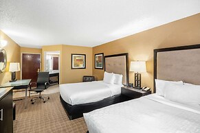 La Quinta Inn & Suites by Wyndham Hot Springs