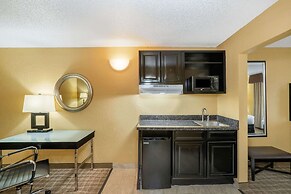 La Quinta Inn & Suites by Wyndham Hot Springs