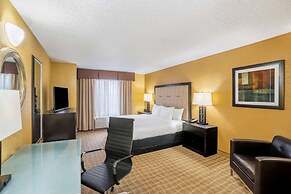 La Quinta Inn & Suites by Wyndham Hot Springs