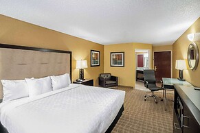 La Quinta Inn & Suites by Wyndham Hot Springs