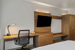 Holiday Inn Express & Suites Marion by IHG