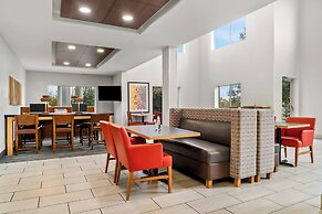 Holiday Inn Express & Suites Marion by IHG