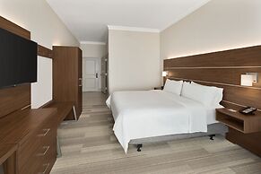 Holiday Inn Express & Suites Byron by IHG