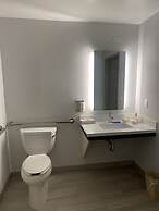 Holiday Inn Express Hotel & Suites Hermosa Beach by IHG