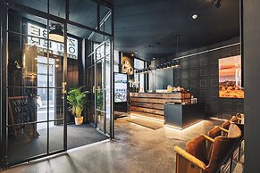 Zoom Hotel