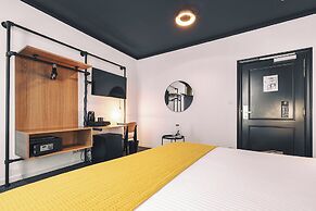 Zoom Hotel