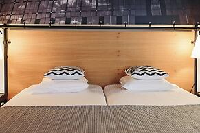 Zoom Hotel