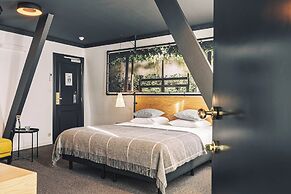 Zoom Hotel
