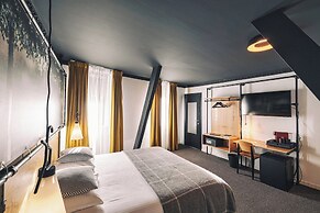 Zoom Hotel