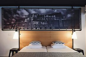 Zoom Hotel