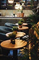 Zoom Hotel