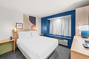 Spark by Hilton Sterling Dulles Airport