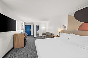 Spark by Hilton Sterling Dulles Airport
