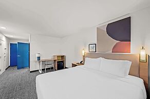 Spark by Hilton Sterling Dulles Airport