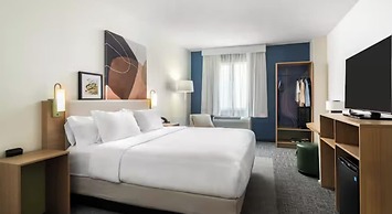 Spark by Hilton Sterling Dulles Airport