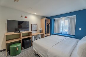 Spark by Hilton Sterling Dulles Airport