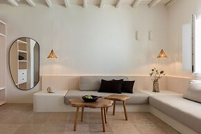 Porto Mykonos Hotel