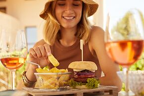 Pula Suites Boutique Resort