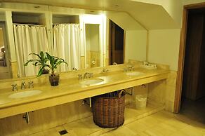 Loi Suites Recoleta Hotel