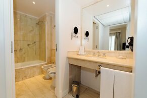 Loi Suites Recoleta Hotel