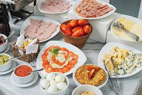 Loi Suites Recoleta Hotel