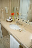 Loi Suites Recoleta Hotel