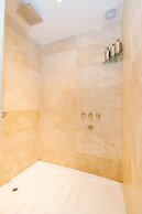 Loi Suites Recoleta Hotel