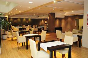 Loi Suites Recoleta Hotel