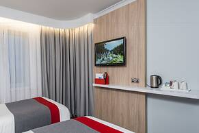 Holiday Inn Express Milton Keynes by IHG