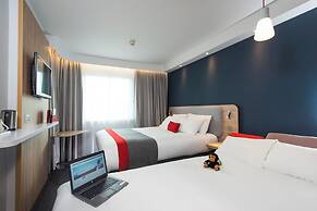 Holiday Inn Express Milton Keynes by IHG