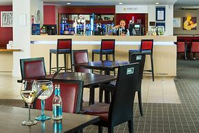 Holiday Inn Express Milton Keynes by IHG