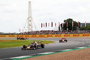 Holiday Inn Express Milton Keynes by IHG