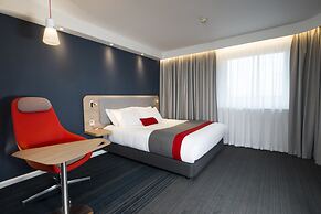 Holiday Inn Express Milton Keynes by IHG