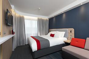 Holiday Inn Express Milton Keynes by IHG