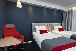 Holiday Inn Express Milton Keynes by IHG