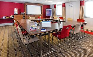 Holiday Inn Express Milton Keynes by IHG